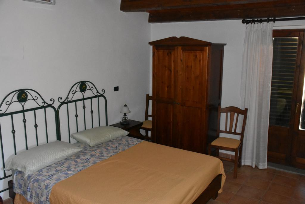 Azienda Agrituristica Biologica Il Querceto Αγία Σεβερίνα Εξωτερικό φωτογραφία