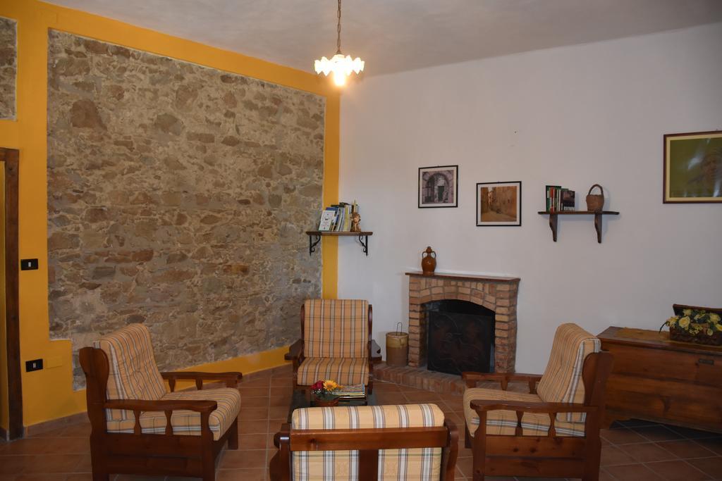 Azienda Agrituristica Biologica Il Querceto Αγία Σεβερίνα Εξωτερικό φωτογραφία