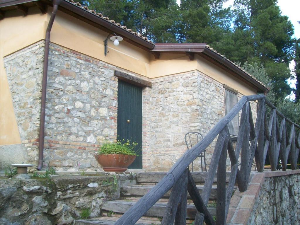 Azienda Agrituristica Biologica Il Querceto Αγία Σεβερίνα Εξωτερικό φωτογραφία